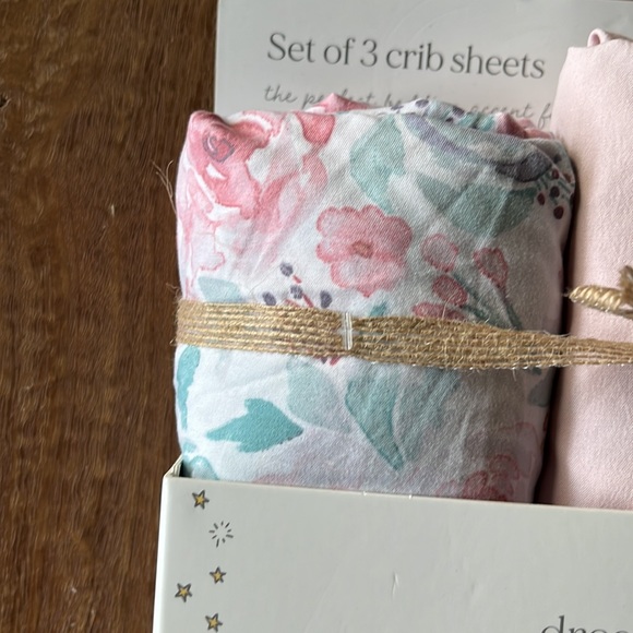 Set of 3 Crib Sheets - Picture 2 of 4